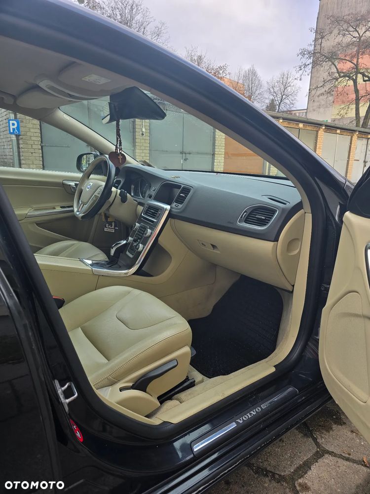 Volvo S60 D4 Drive-E Momentum - 14