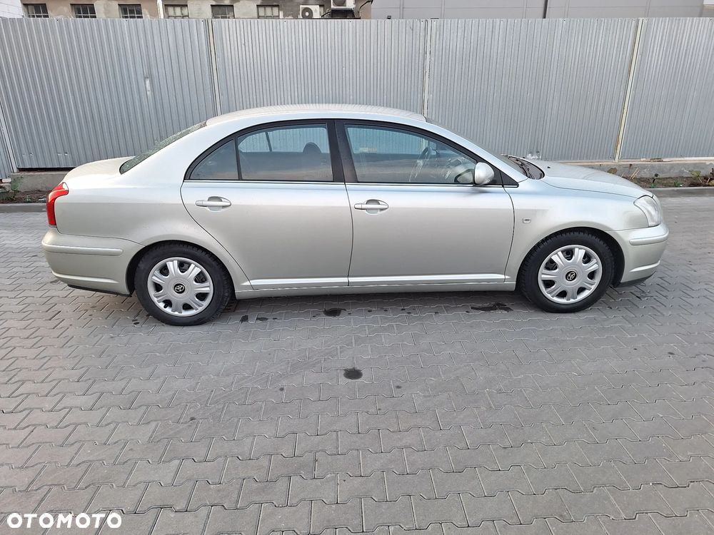 Toyota Avensis 1.8 VVT-i Sol - 10