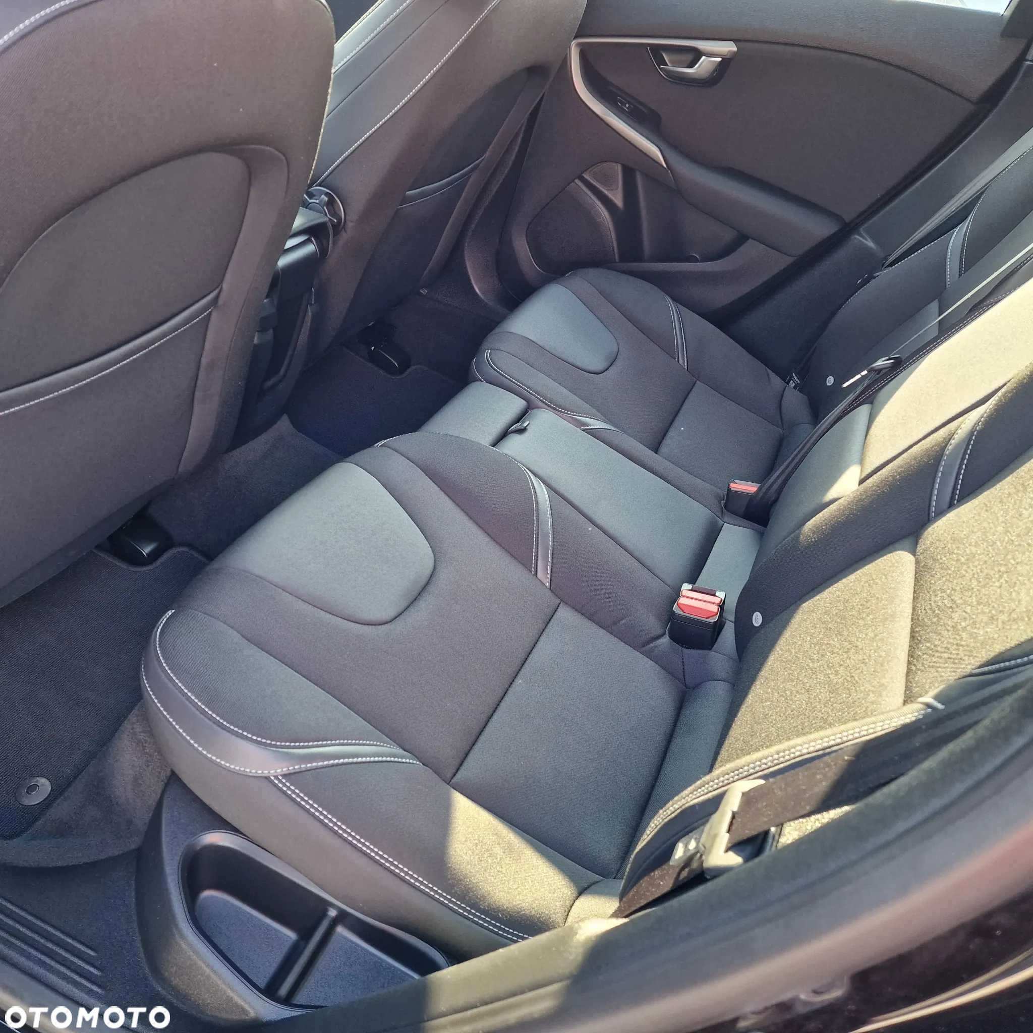 Volvo V40 T3 Drive-E Momentum - 15
