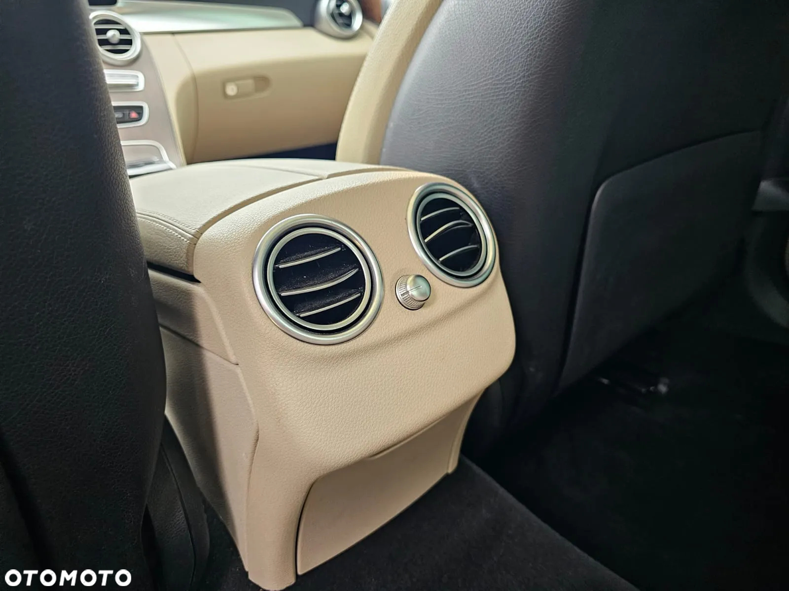 Mercedes-Benz Klasa C 300 4MATIC 9G-TRONIC - 26
