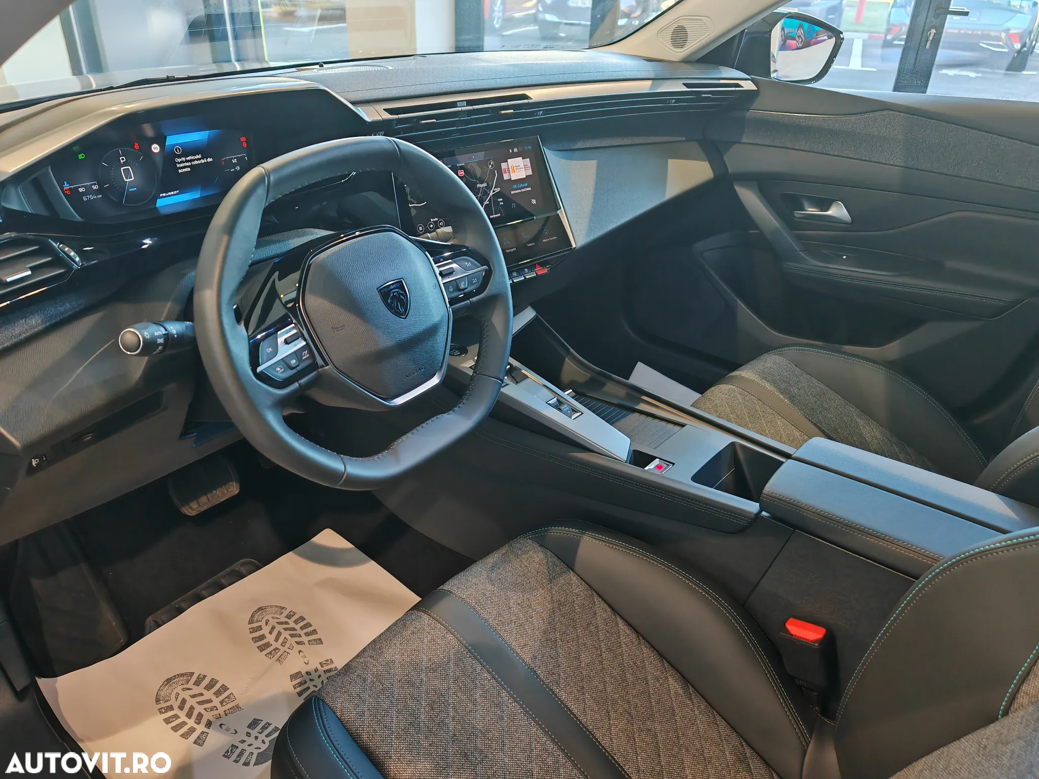 Peugeot 408 1.2L PureTech 130 S&S EAT8 Allure - 14