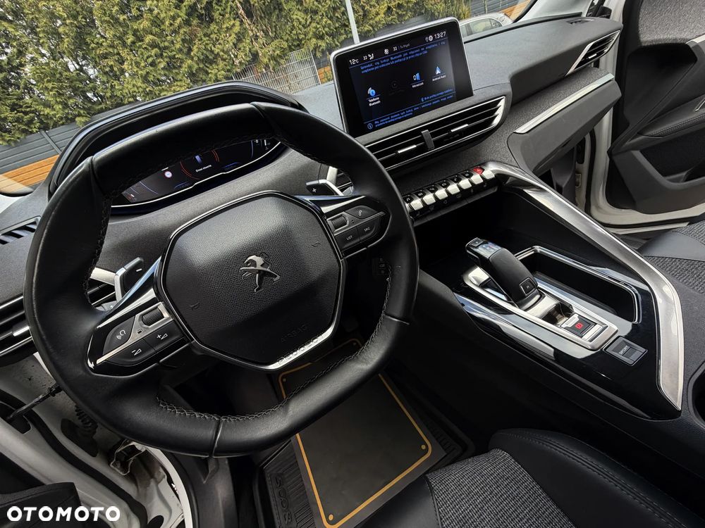 Peugeot 5008 1.2 PureTech Allure S&S EAT8 - 24