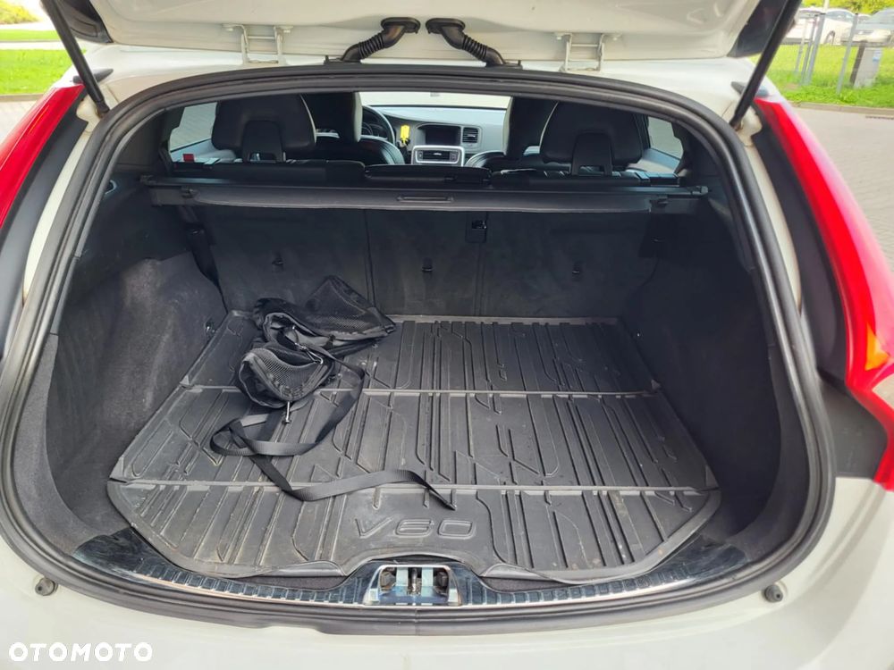 Volvo V60 D4 Drive-E R-Design Momentum - 11