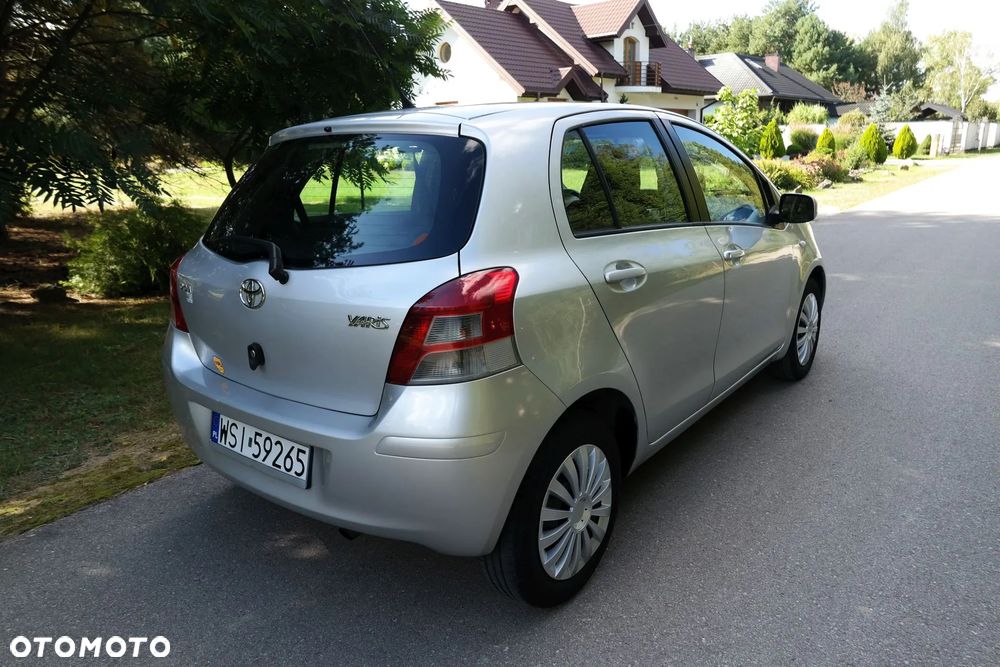 Toyota Yaris 1.33 Luna - 5