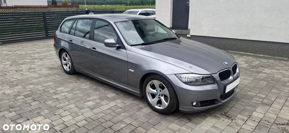 BMW Seria 3 320d Efficient Dynamics Edition Edition Luxury Line Purity - 32