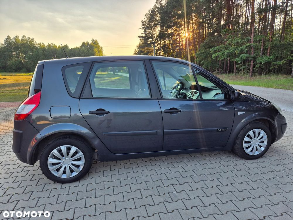 Renault Scenic 1.6 16V Dynamique - 3
