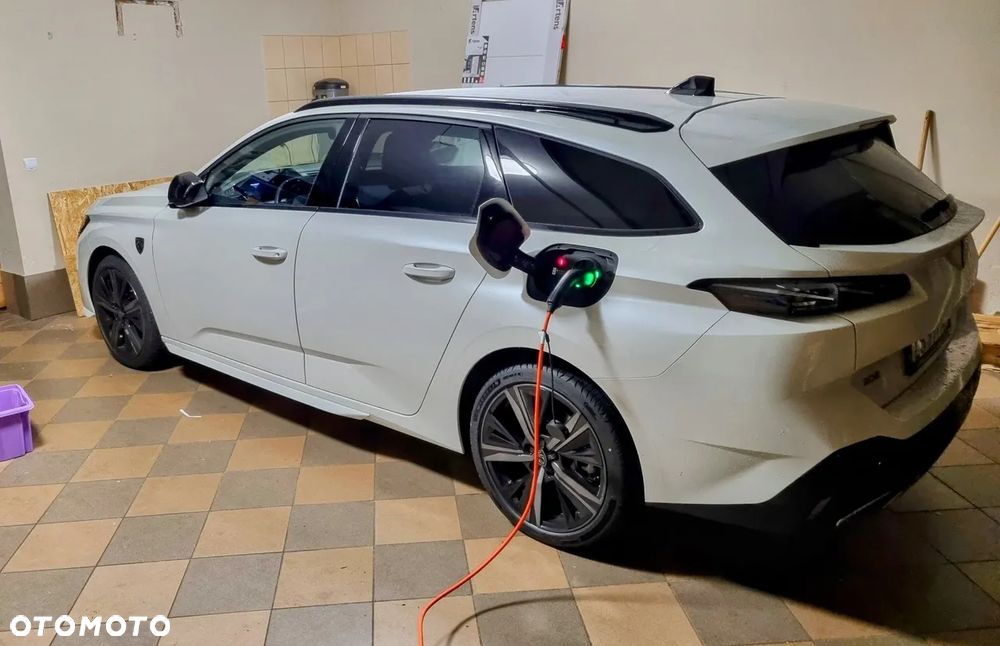 Peugeot 308 1.6 Hybrid PHEV GT Pack EAT8 - 3