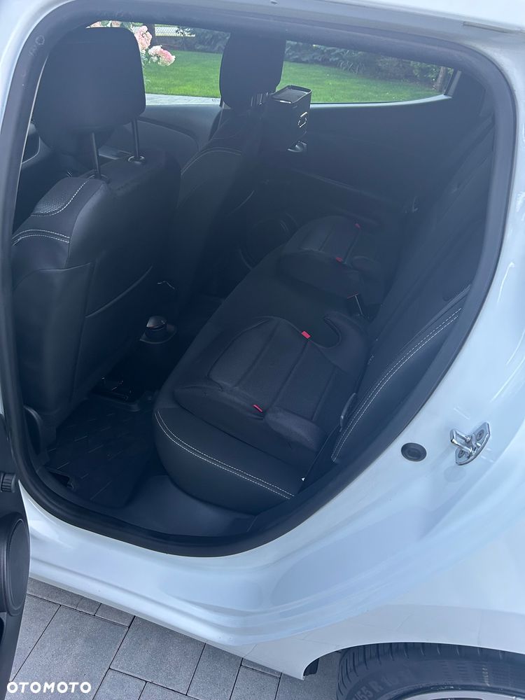 Renault Clio - 17