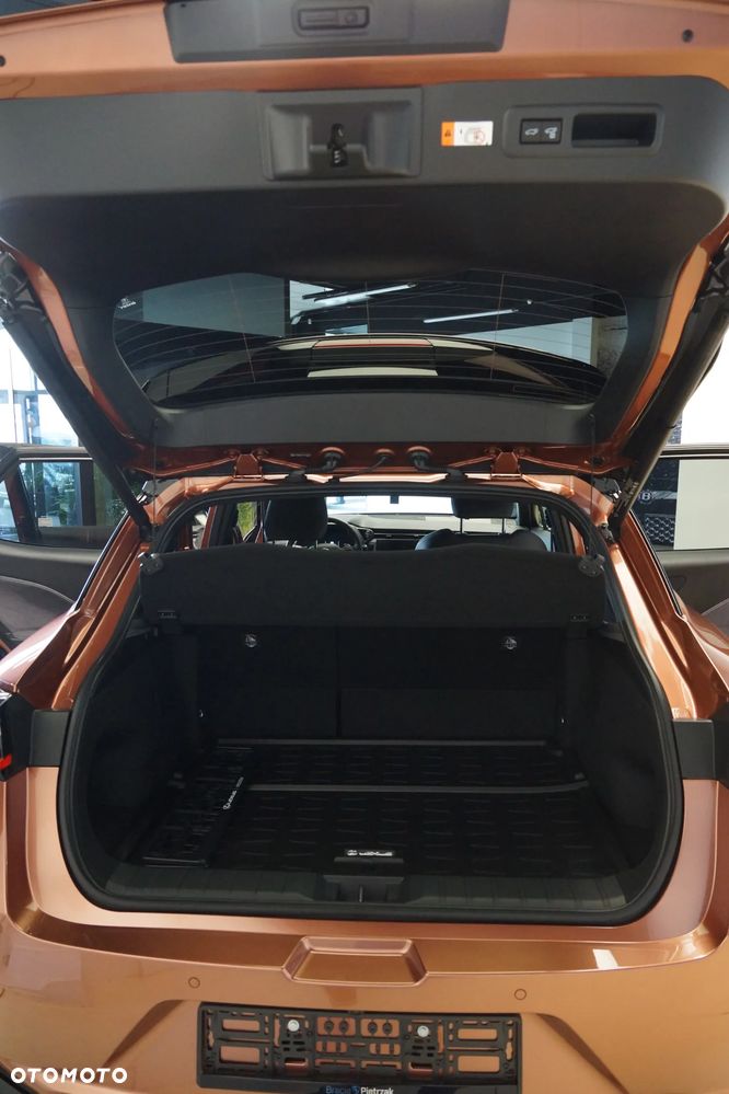 Lexus LBX - 7