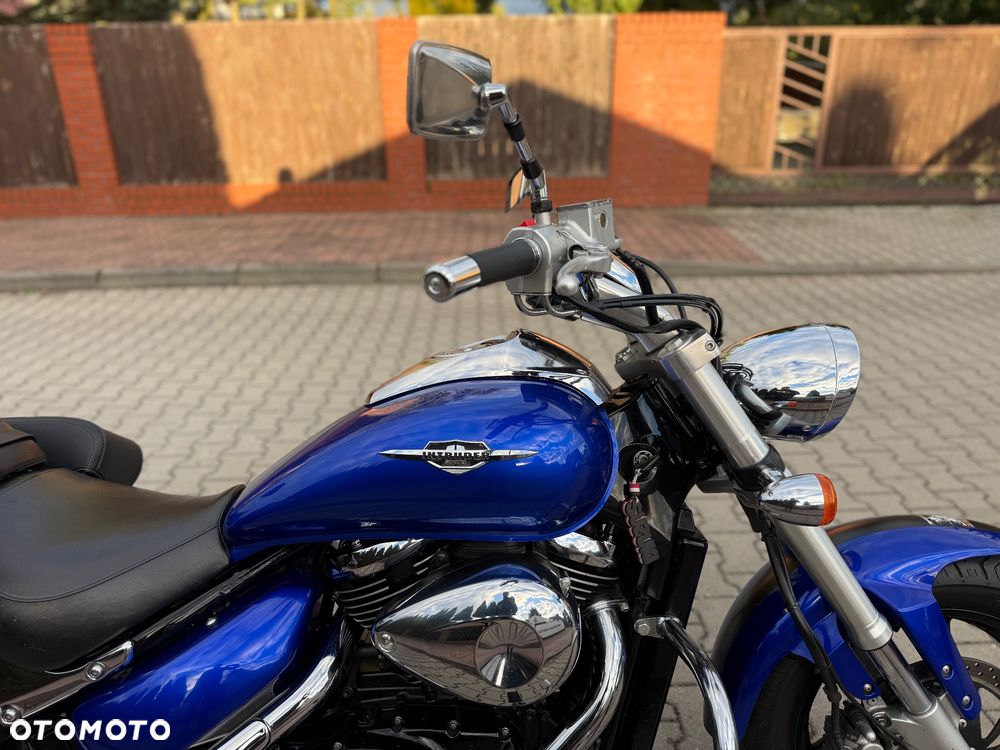 Suzuki Intruder - 8