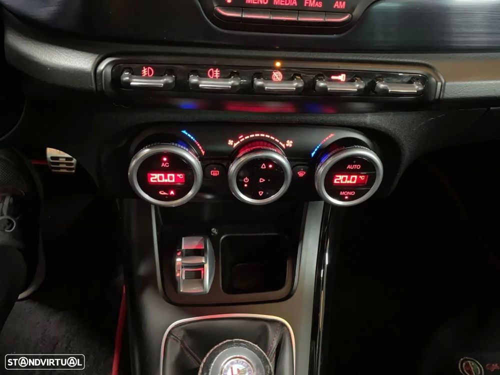 Alfa Romeo Giulietta 2.0 JTDM 16V Turismo - 13