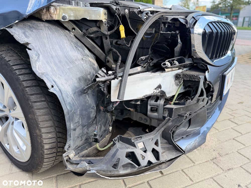 BMW Seria 3 330e Advantage - 10