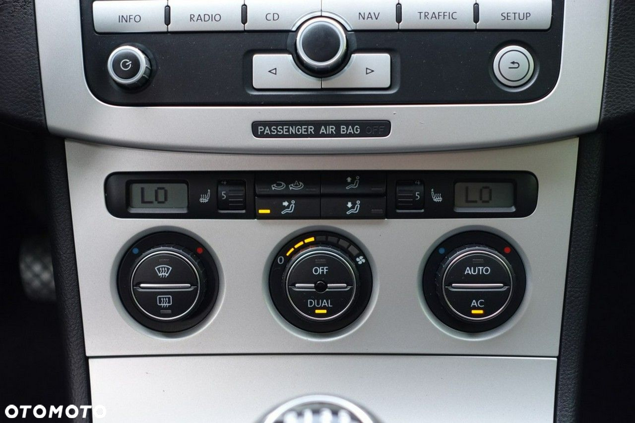 Volkswagen Passat - 17