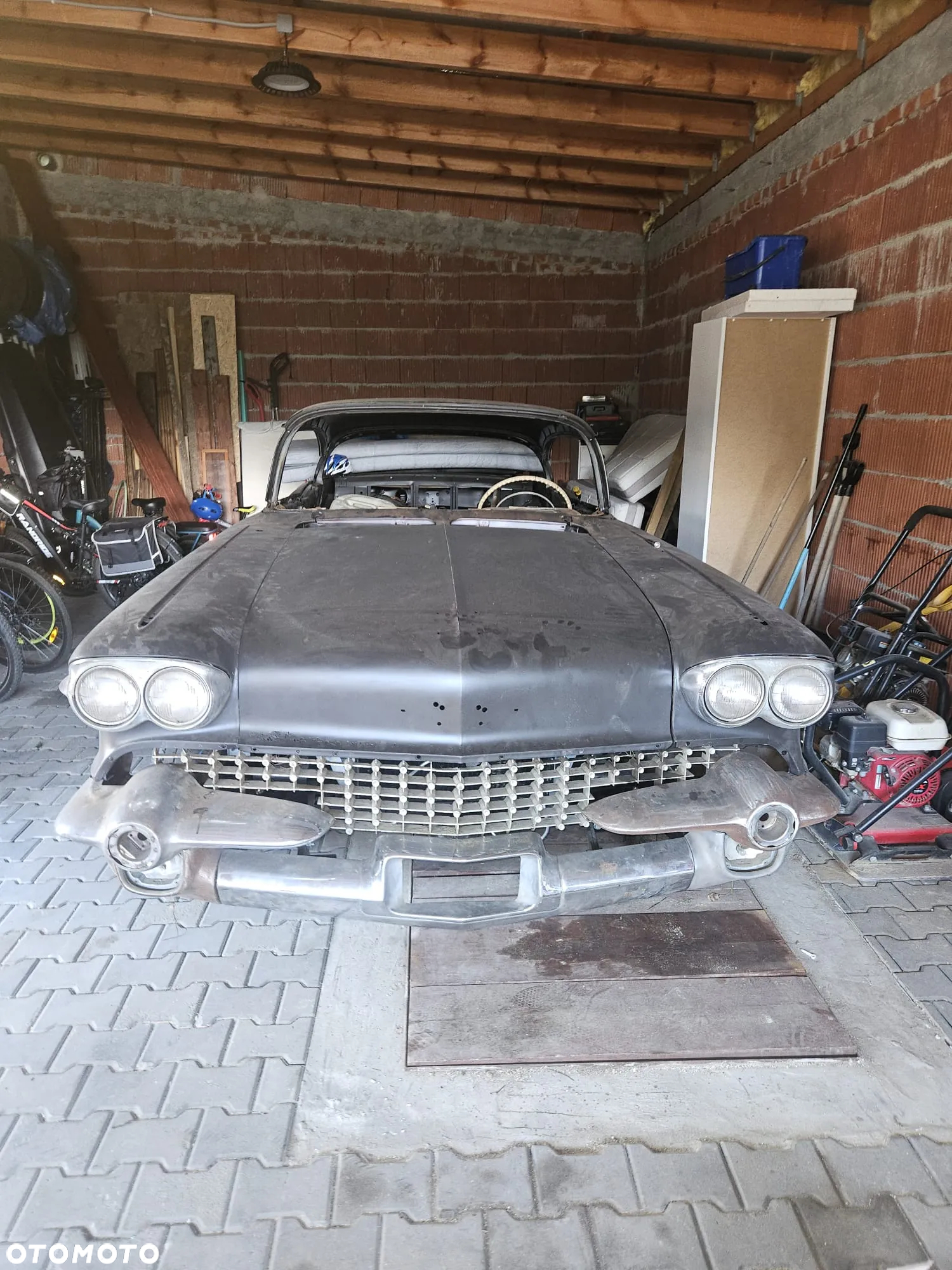 Cadillac Deville - 8