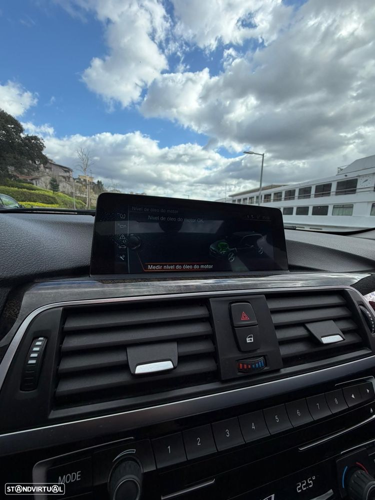 BMW 320 d xDrive Line Luxury Auto - 11