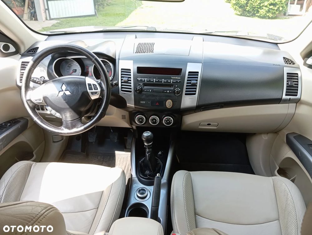 Mitsubishi Outlander 2.0 DID Instyle - 11