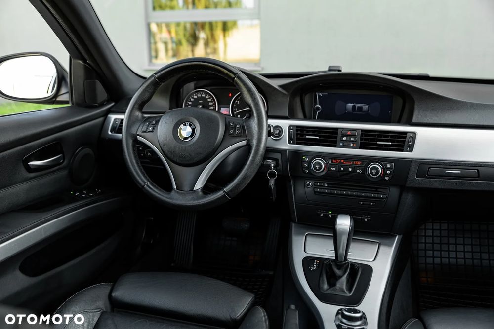 BMW Seria 3 325i xDrive Edition Lifestyle - 22