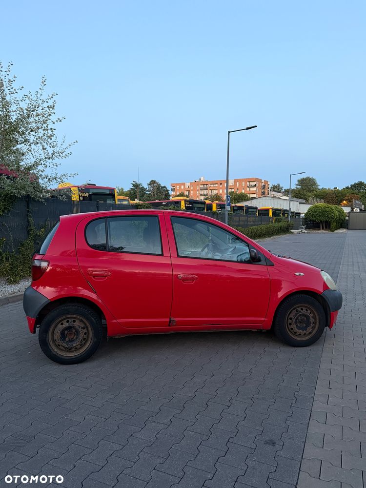 Toyota Yaris 1.0 Base - 5