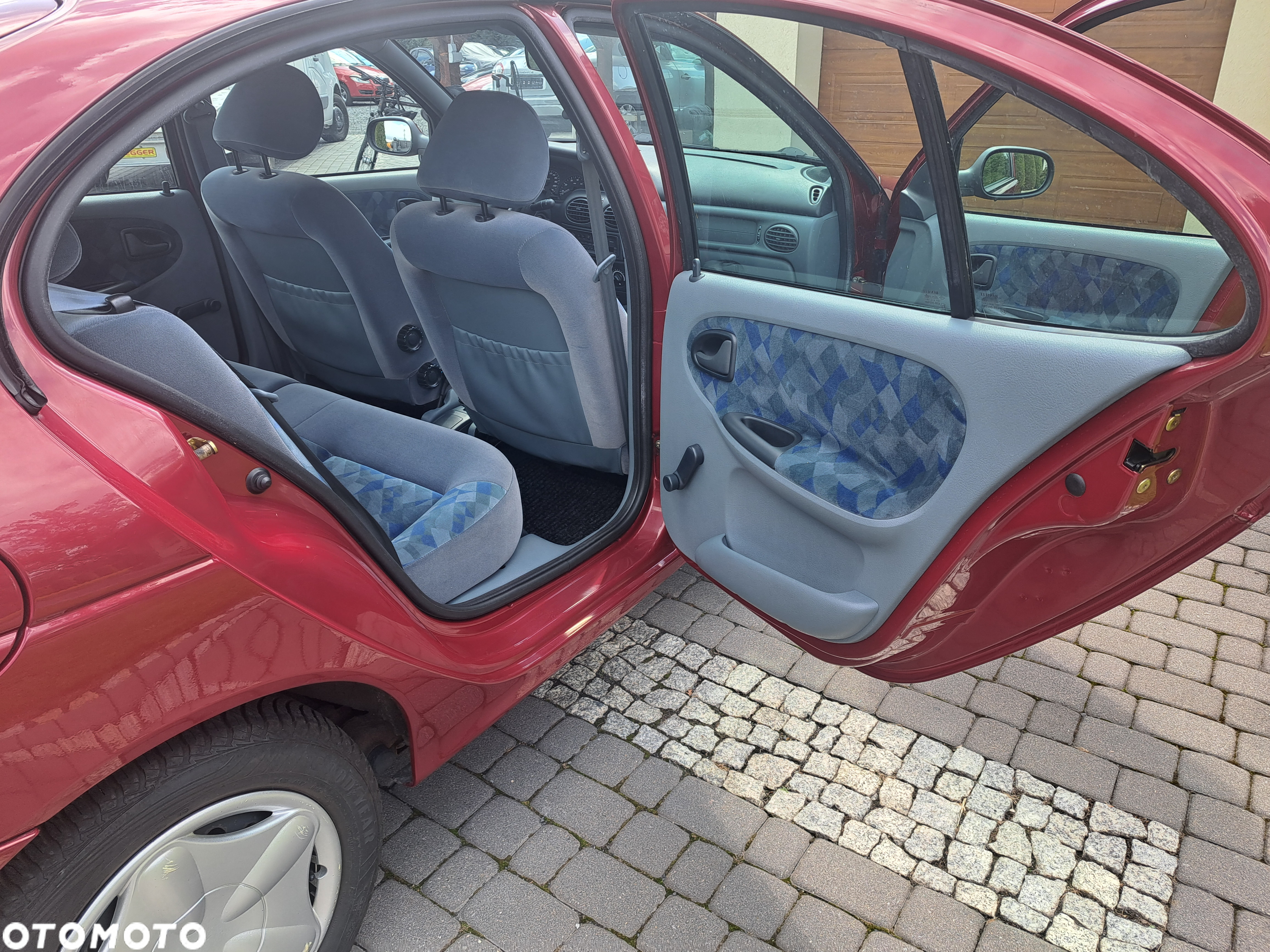 Renault Megane 2.0 RT - 9
