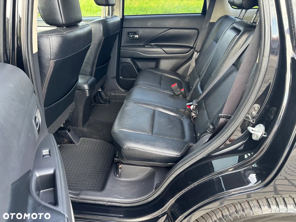 Mitsubishi Outlander 2.2 DI-D 4WD Diamant Edition - 9