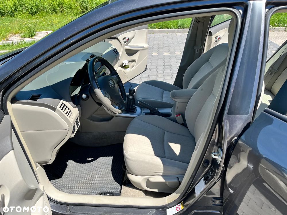 Toyota Corolla 1.6 VVT-i Luna - 13