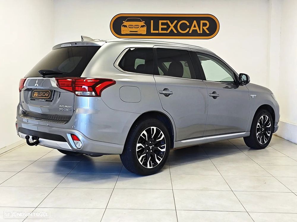 Mitsubishi Outlander - 3