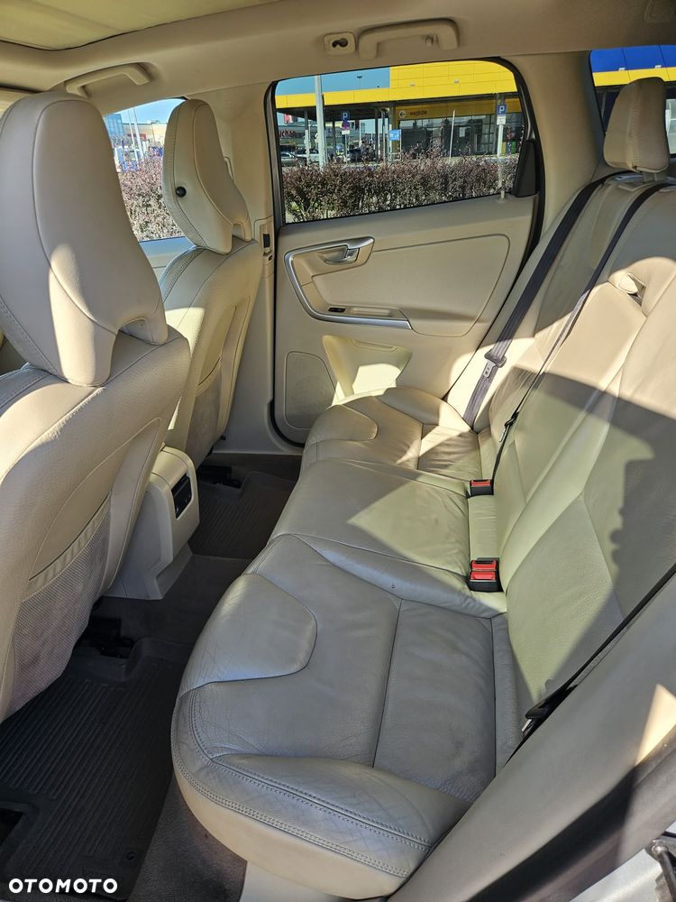 Volvo XC 60 T6 AWD Momentum - 9