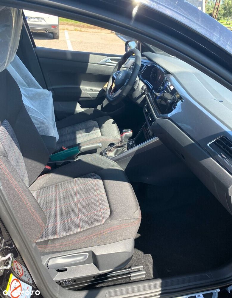 Volkswagen Polo - 11