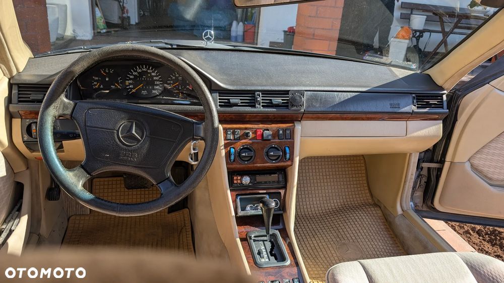 Mercedes-Benz W124 (1984-1993) - 14