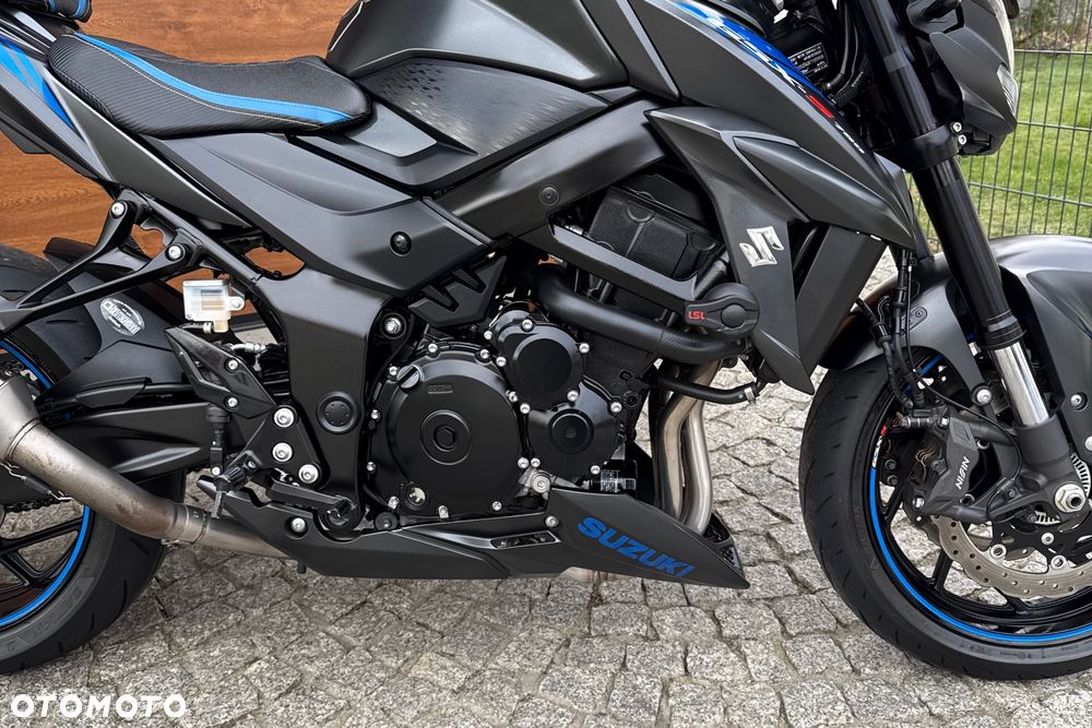 Suzuki GSX - 9