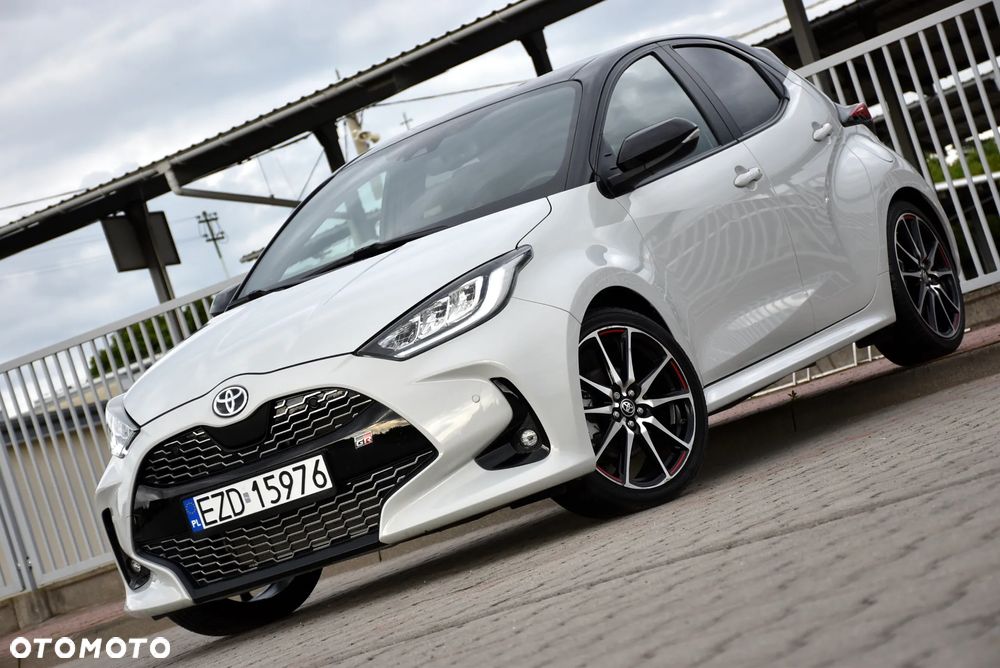 Toyota Yaris Hybrid 1.5 GR Sport - 2