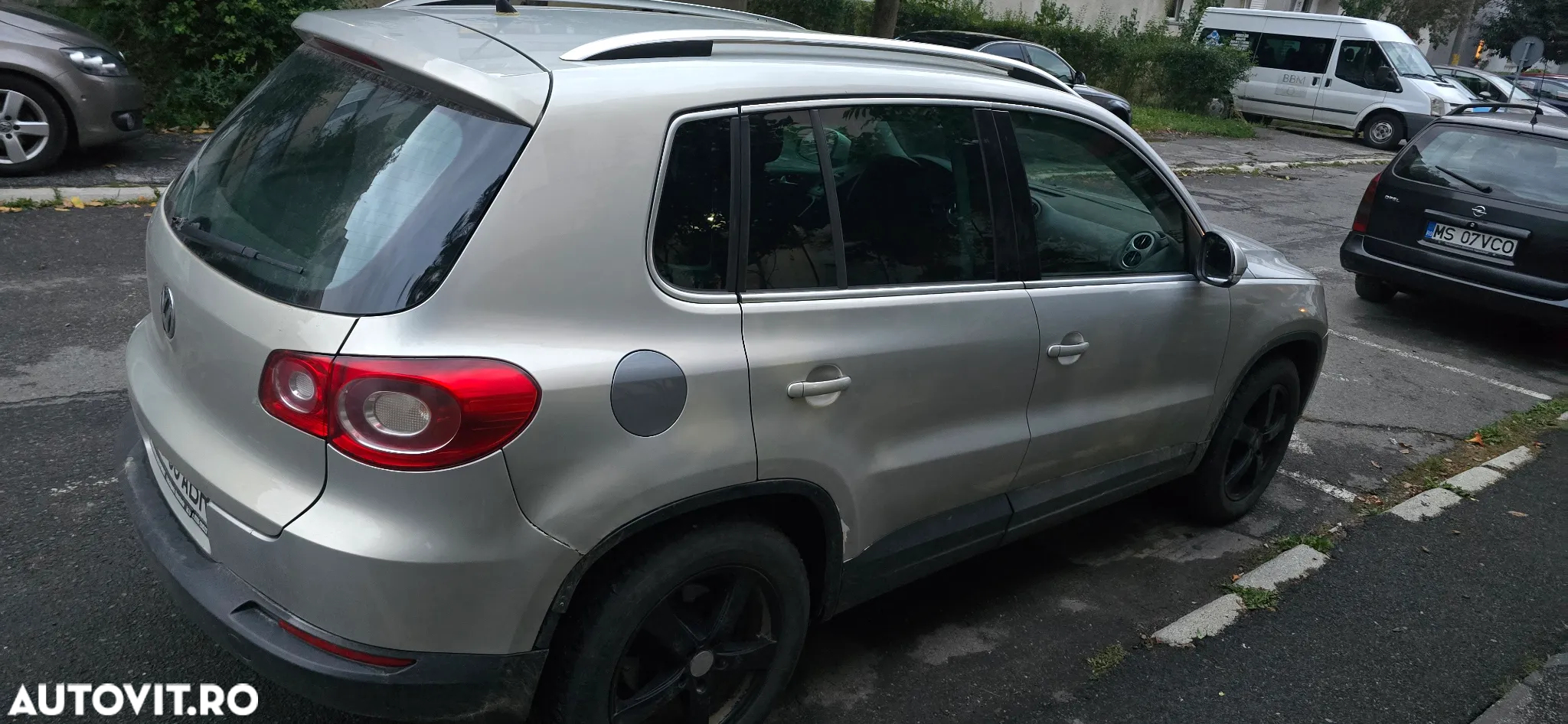 Volkswagen Tiguan - 12
