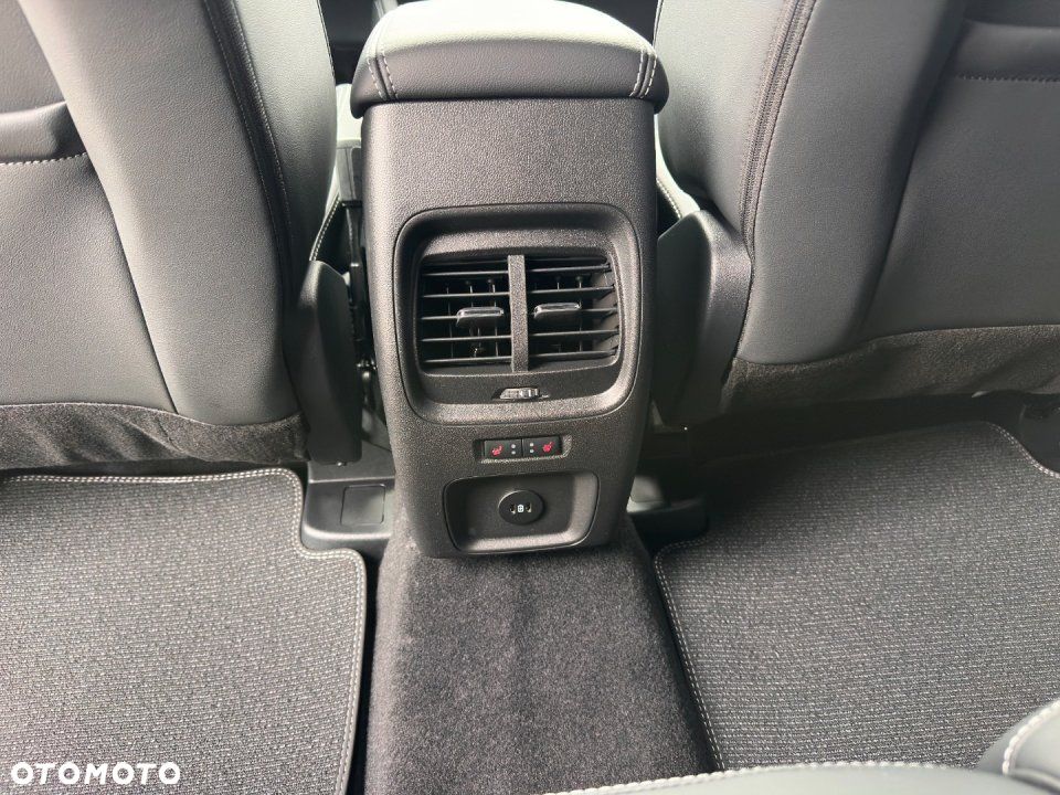 Ford Kuga - 28