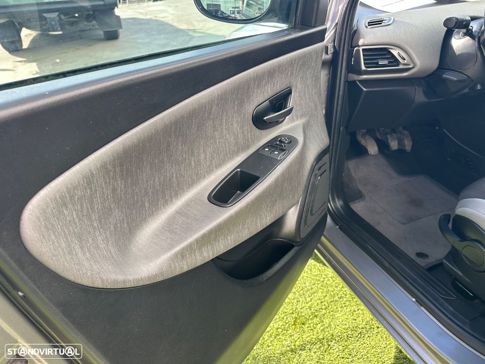 Lancia Ypsilon 1.3 M-jet S&S Silver - 9