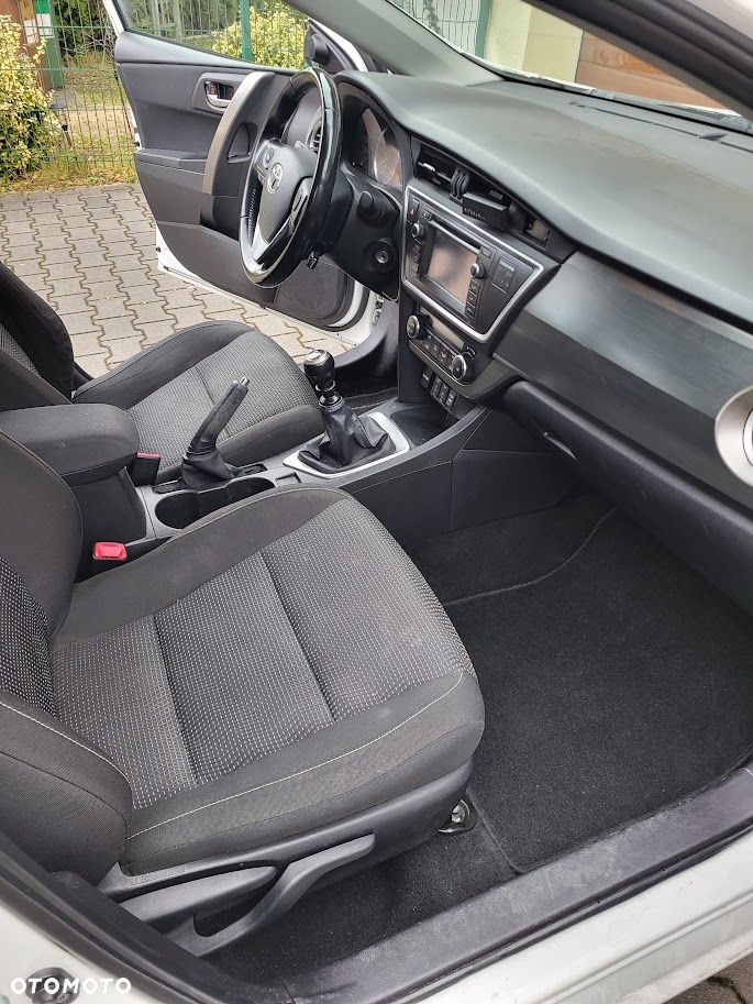 Toyota Auris - 12