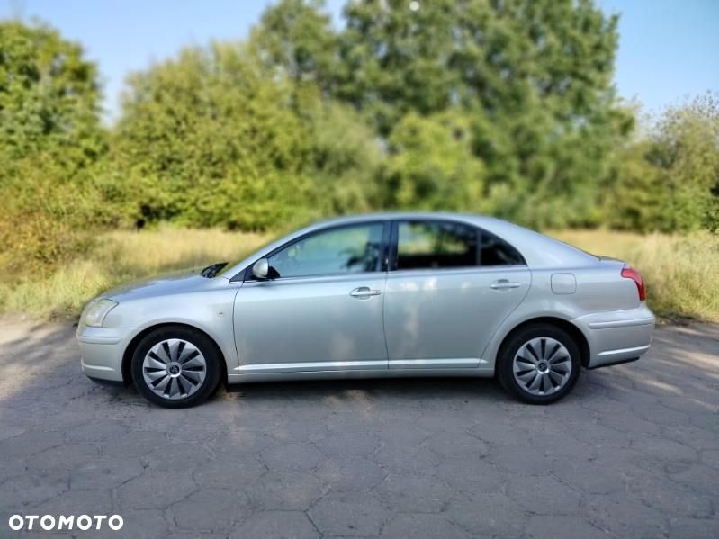 Toyota Avensis 1.8 VVT-i - 2