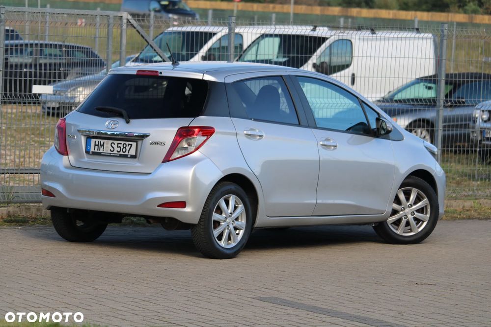 Toyota Yaris - 8
