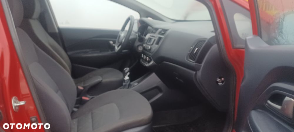 Kia Rio 1.4 Spirit - 4