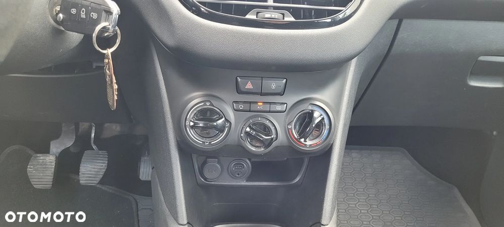 Peugeot 208 82 PureTech Style - 22