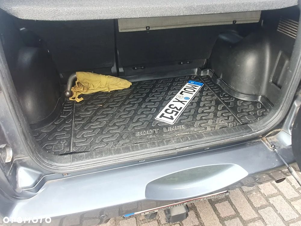 Suzuki Grand Vitara 2.0 Comfort + Family - 24