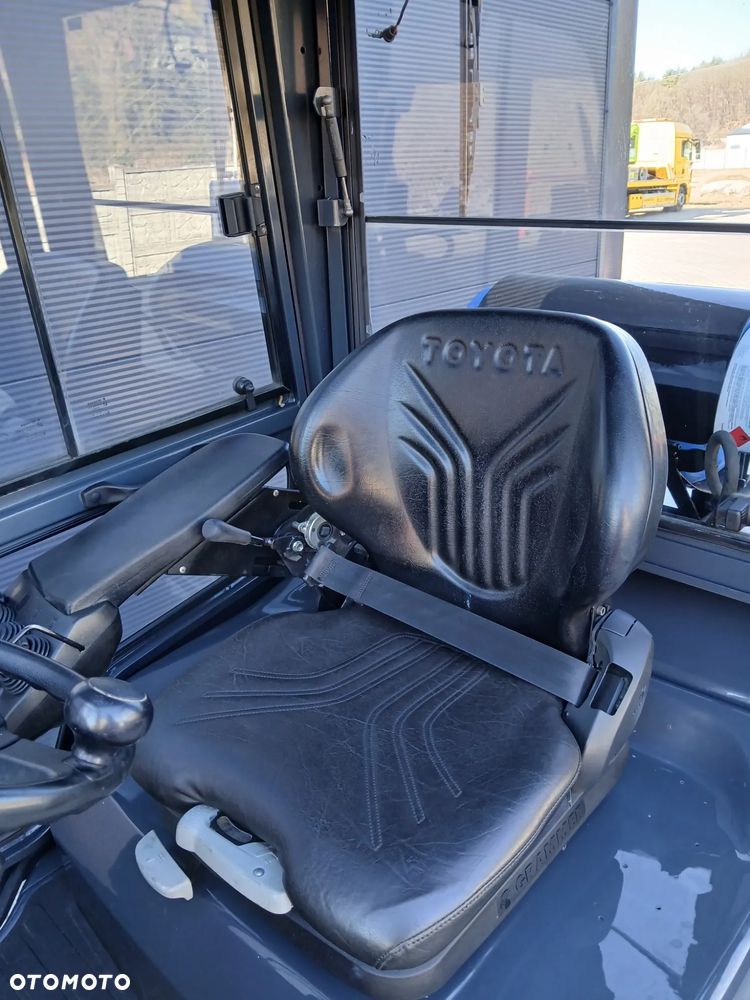 Toyota 02-8FGF18 - 8