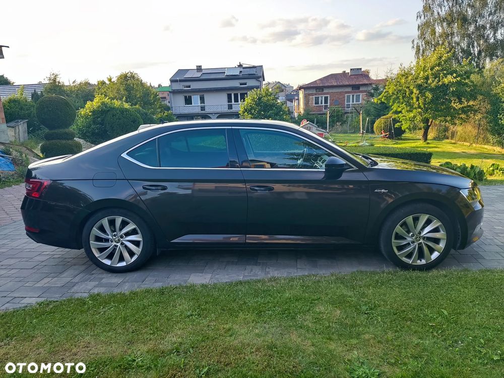 Skoda Superb 2.0 TDI L&K - 8