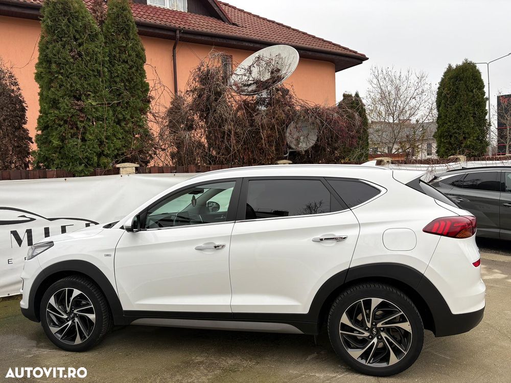 Hyundai Tucson 2.0 CRDI 4WD 6AT Luxury Pack+ - 17