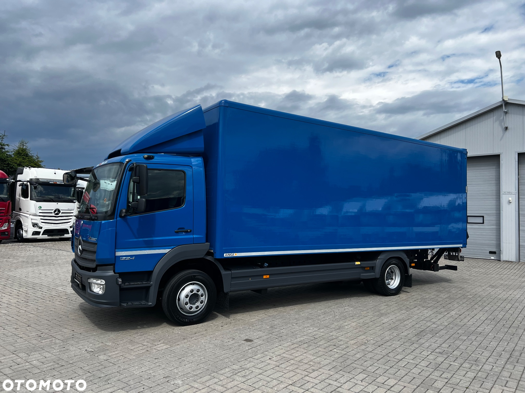 Mercedes-Benz ATEGO - 16