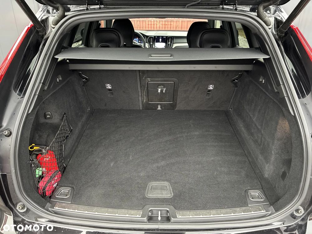 Volvo XC 60 B5 B AWD Core - 29