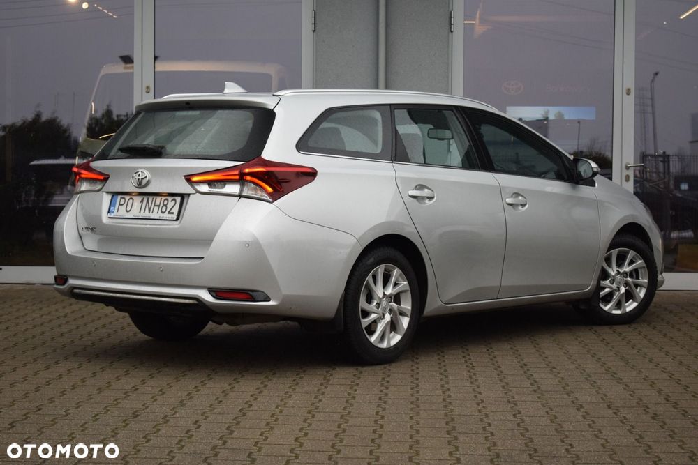 Toyota Auris - 2