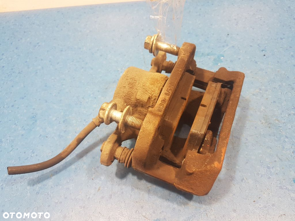 BMW E81 LIFT 2.0 16V N43 ZACISK HAMULCOWY PRZÓD PRAWY - 4