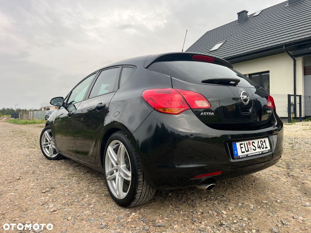 Opel Astra 1.6 Turbo 150 Jahre - 25
