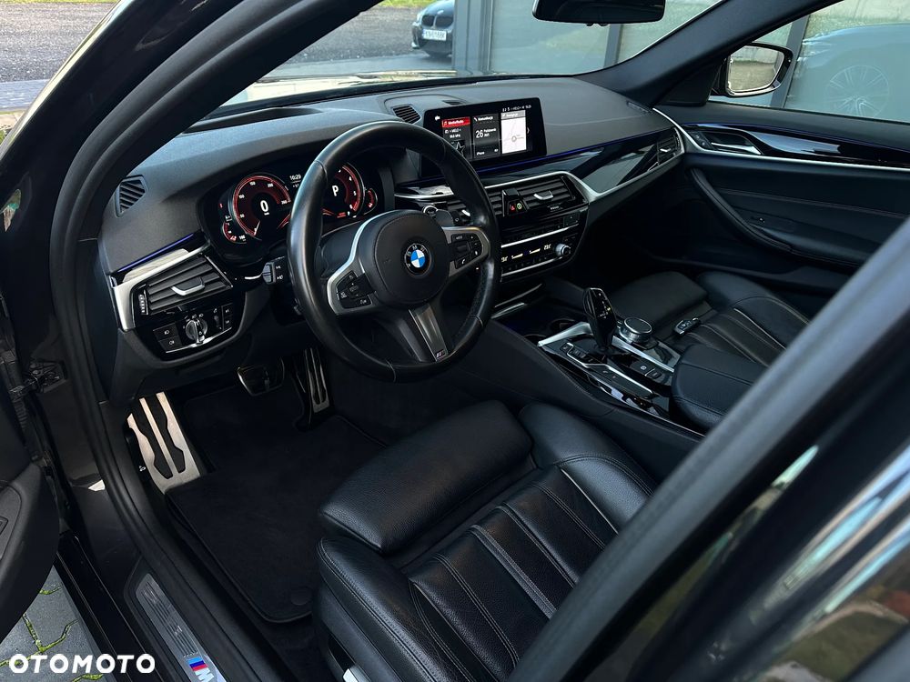 BMW Seria 5 520d M Sport - 22