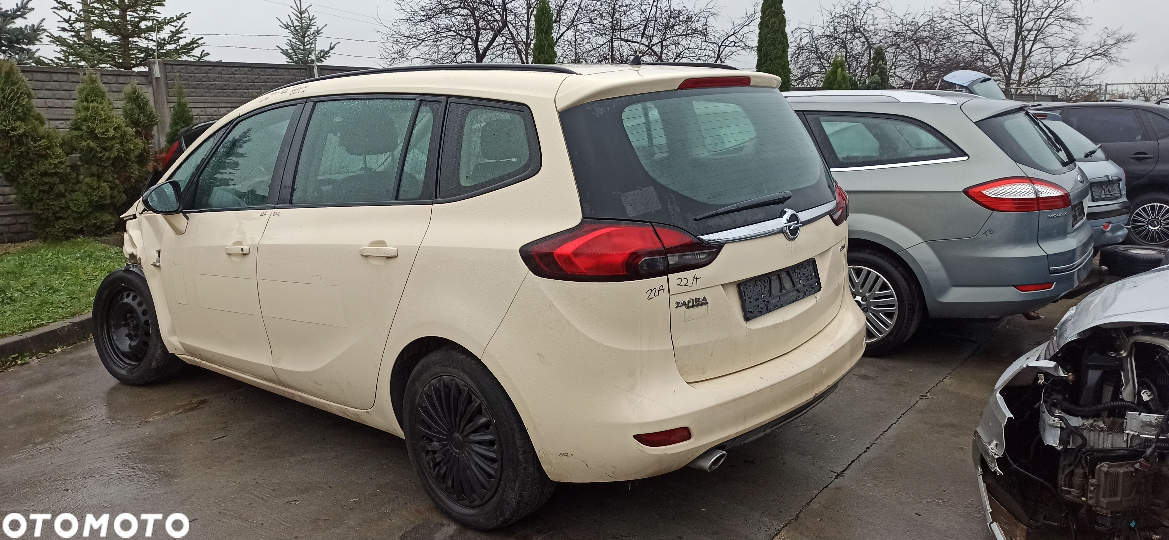 Opel zafira C z silnikiem diesla 2,0 o ozn. A20DTH ze skrzynią automatyczną o ozn.AF40  auto z przeznaczeniem na części - 1
